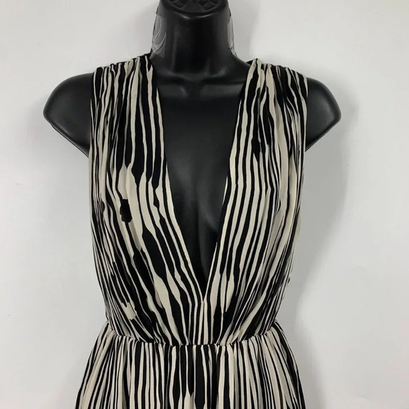 Alice + Olivia Women's Lexa V Neck 100% Silk Ruched‎ Maxi Dress Size 2 NWT $595 - Picture 4 of 16